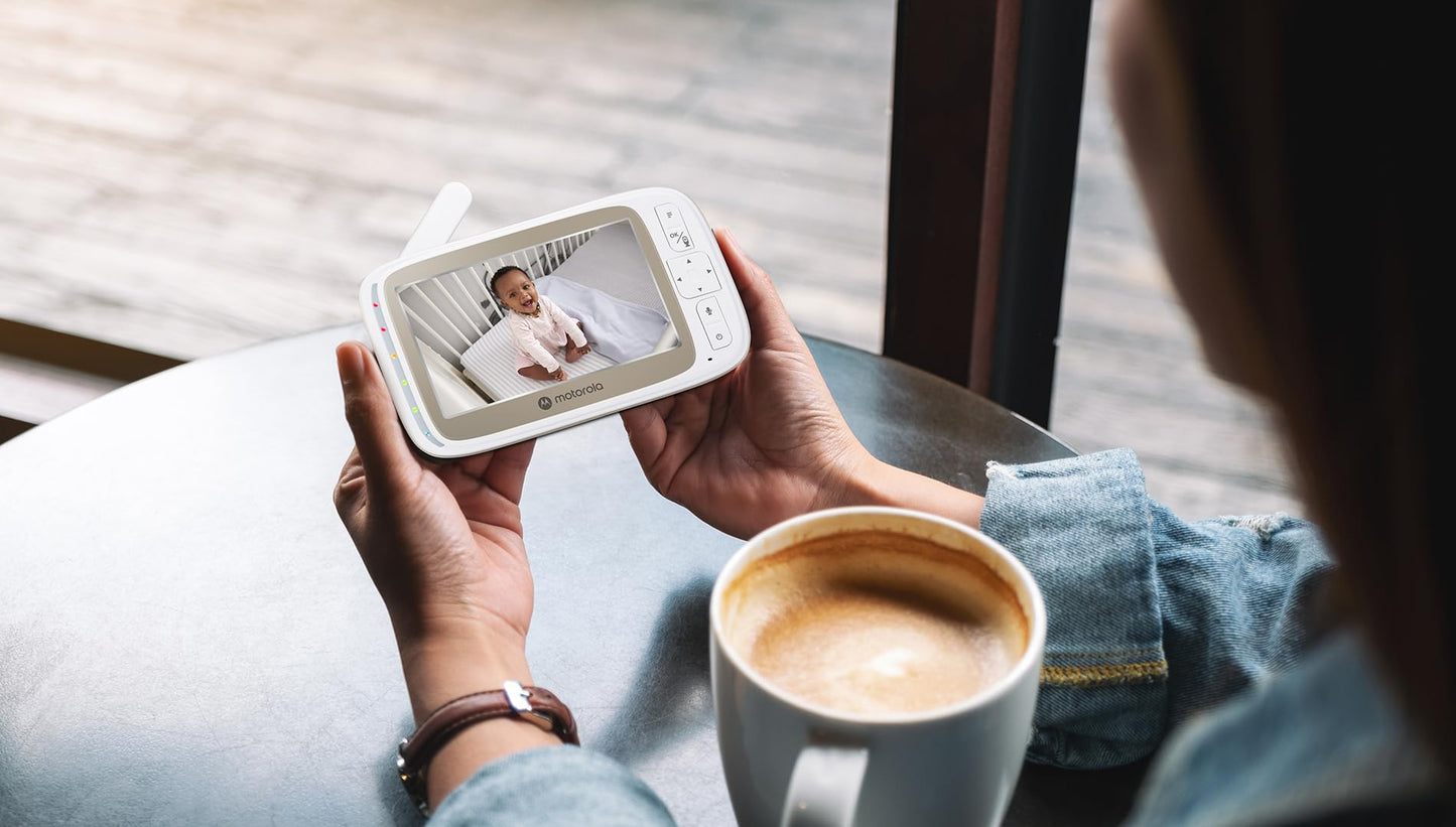 Motorola Nursery VM85 Connect videobeebimonitor 5" ekraaniga, Wi-Fi ja öörežiim