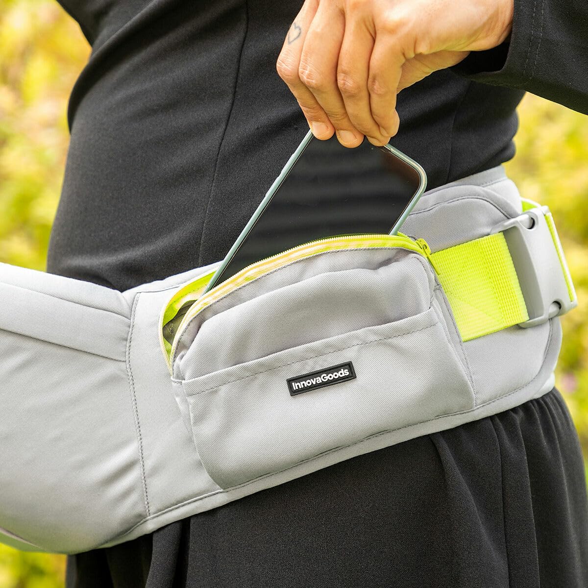 InnovaGoods ergonomic baby carrier belt with pockets, 0–3 years