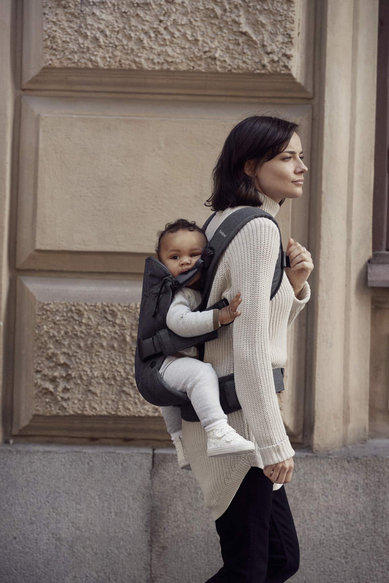 BabyBjörn Baby Carrier One – vastsündinust kuni 15 kg, puuvillasegu, denimhall/tumehall