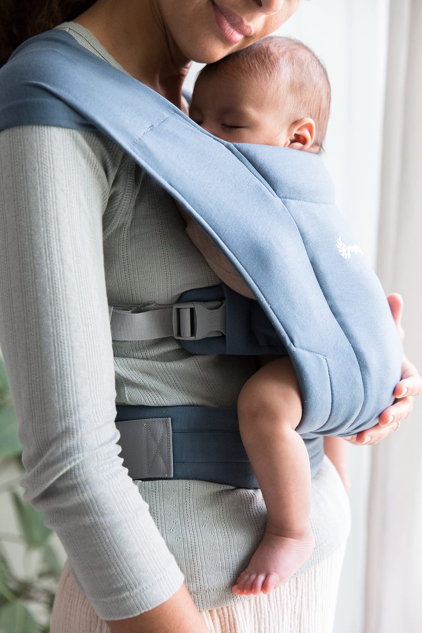 Ergobaby Embrace vastsündinu kandelina, pehme ja ergonoomiline, Oxford Blue