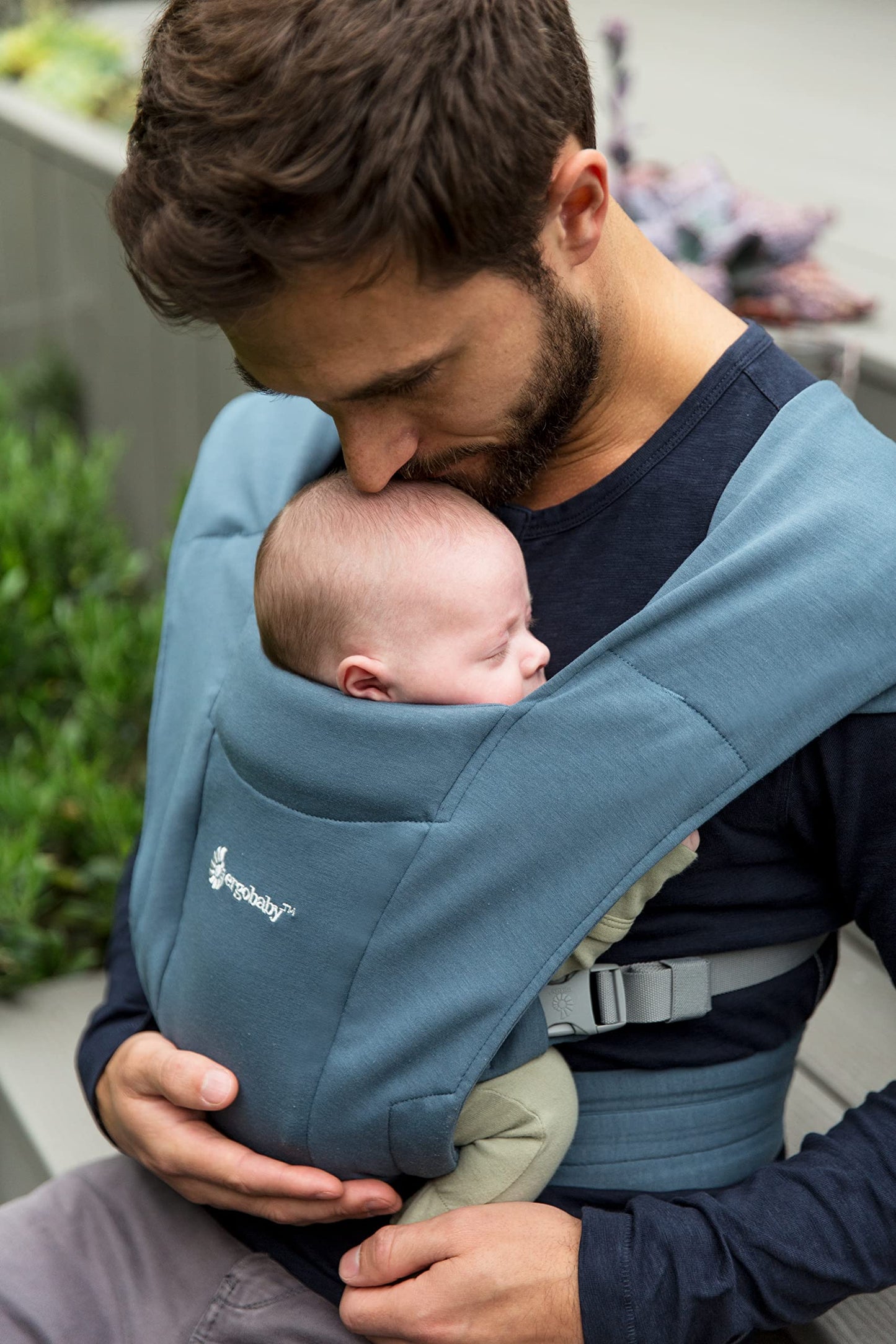 Ergobaby Embrace vastsündinu kandelina, pehme ja ergonoomiline, Oxford Blue