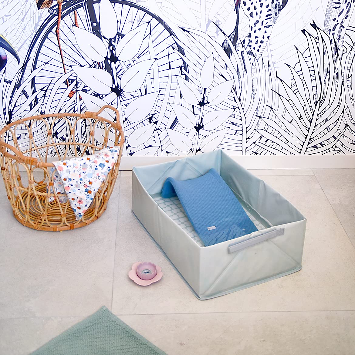 Béaba Caméléo foldable baby bath, ultra-compact, blue