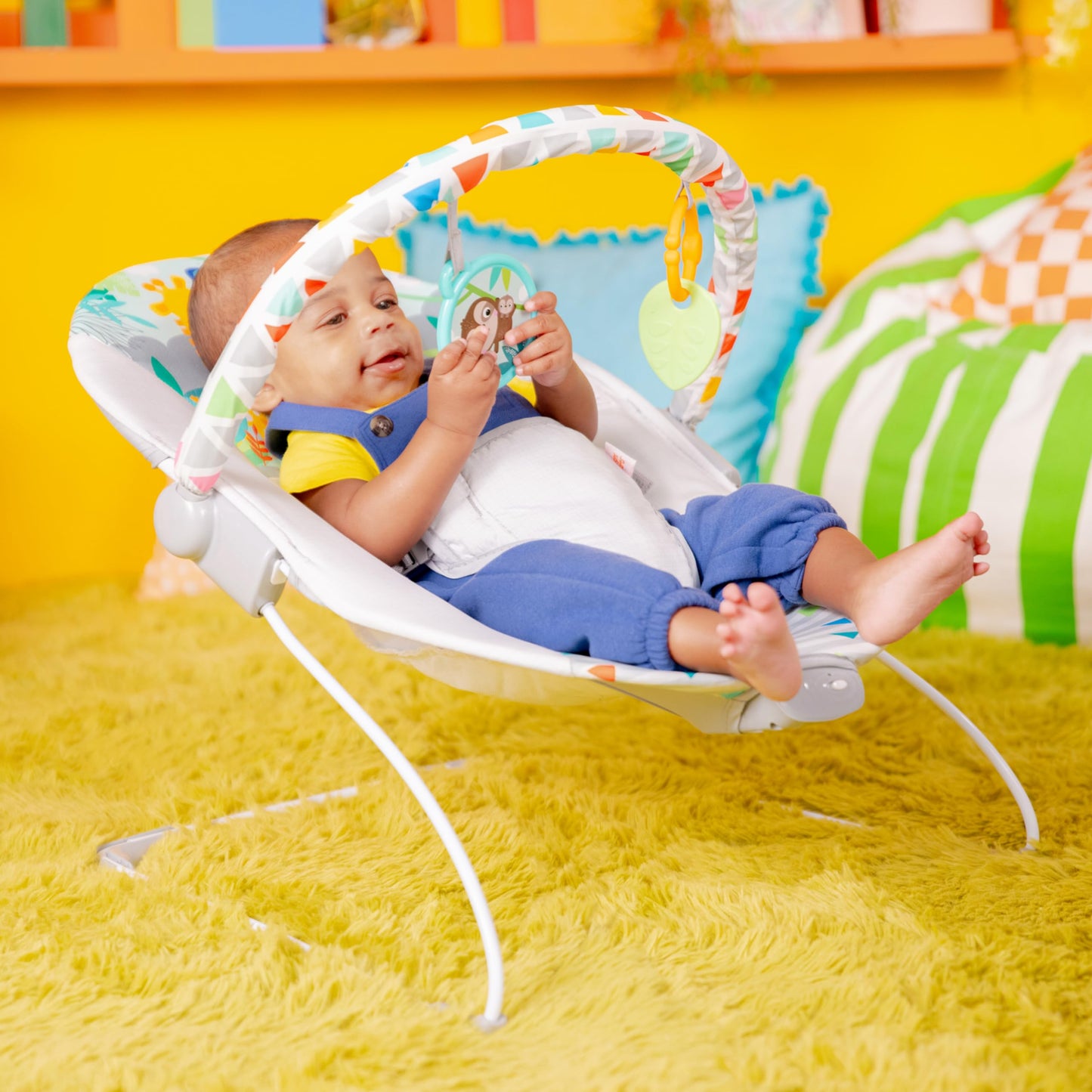 Bright Starts beebitool Safari Fun, vibratsiooniga lamamistool, kuni 9kg