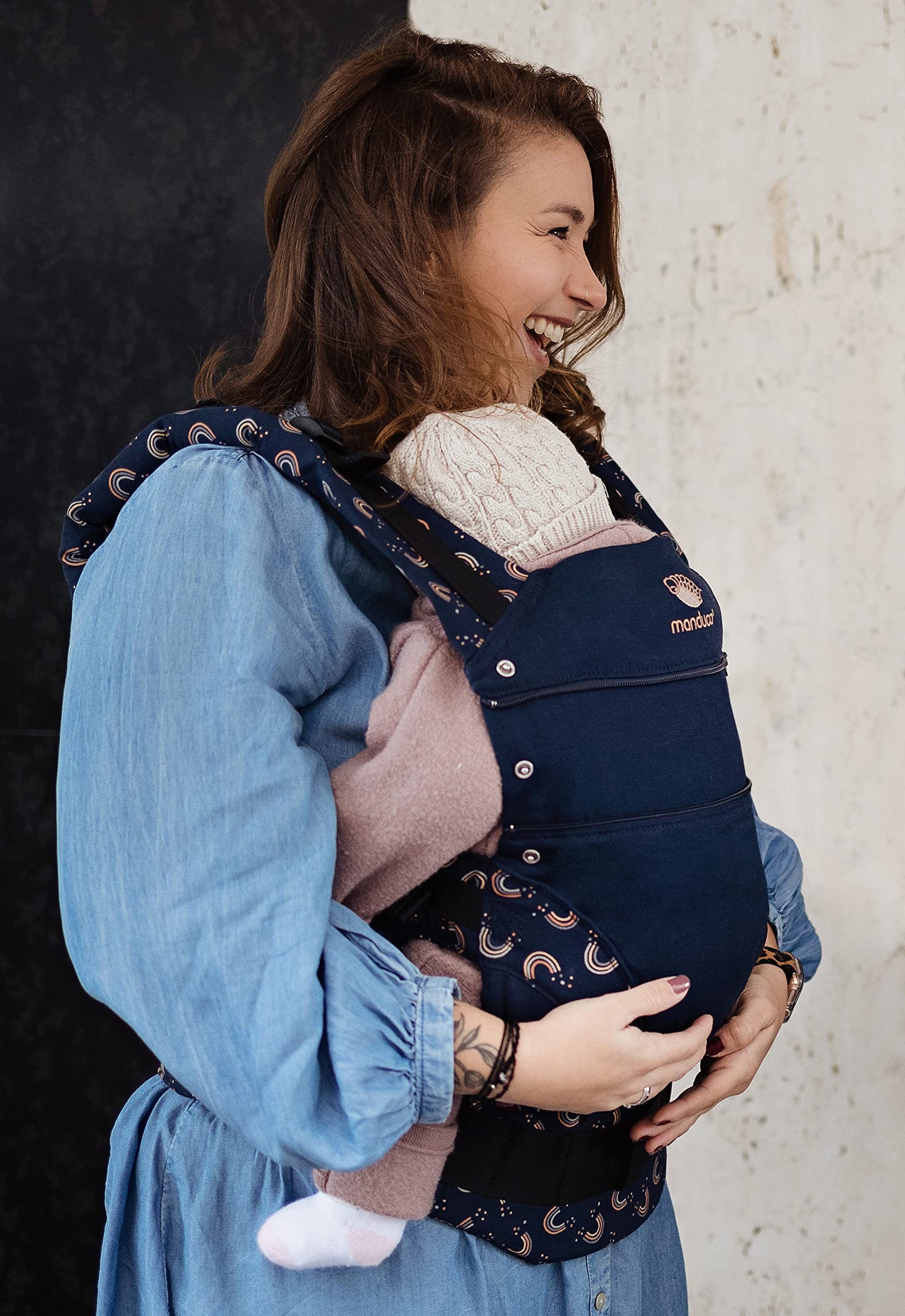 manduca First beebi kandekott – sünnist kuni 20 kg, Rainbow Night