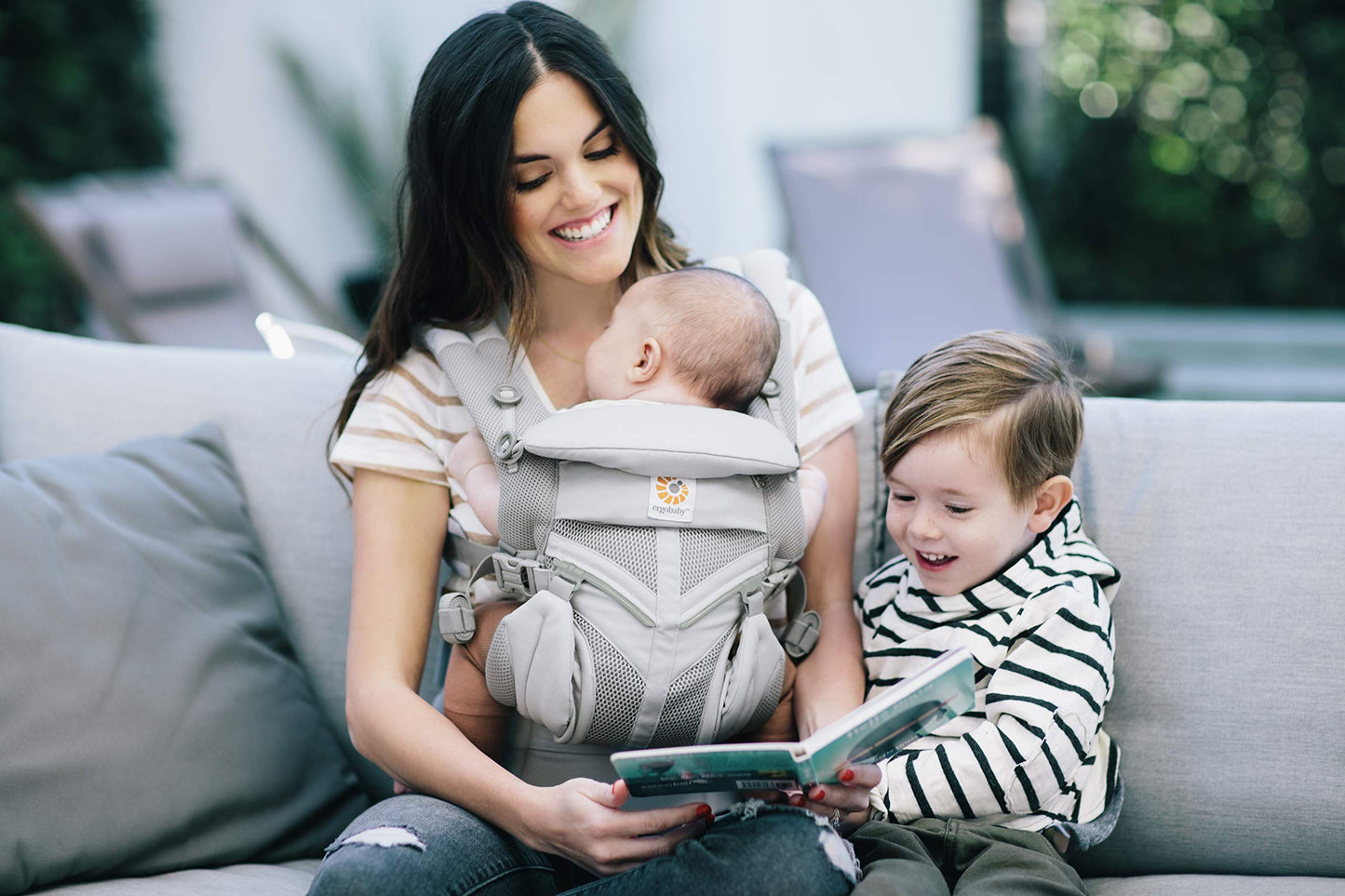 Ergobaby Omni 360 Cool Air Mesh kandekott vastsündinule kuni 3. eluaastani, Pearl Grey