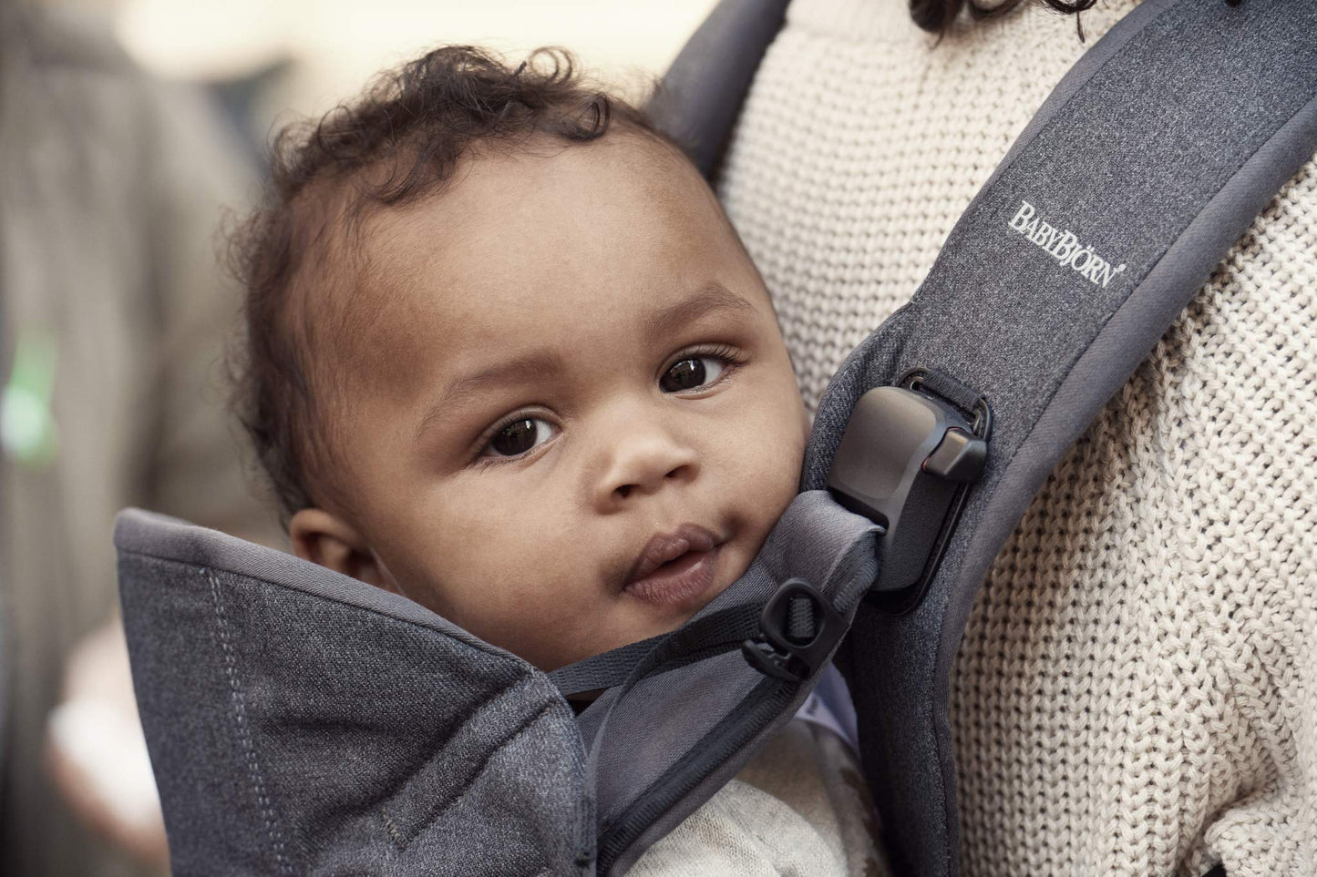 BabyBjörn Baby Carrier One – vastsündinust kuni 15 kg, puuvillasegu, denimhall/tumehall