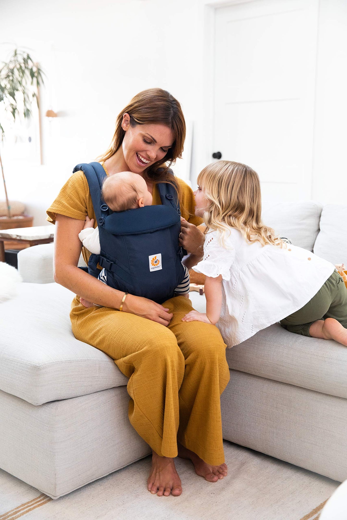 Ergobaby Adapt ergonoomiline kandekott, 0–3 a, kuni 20 kg, 3 kandesuunda, tumesinine