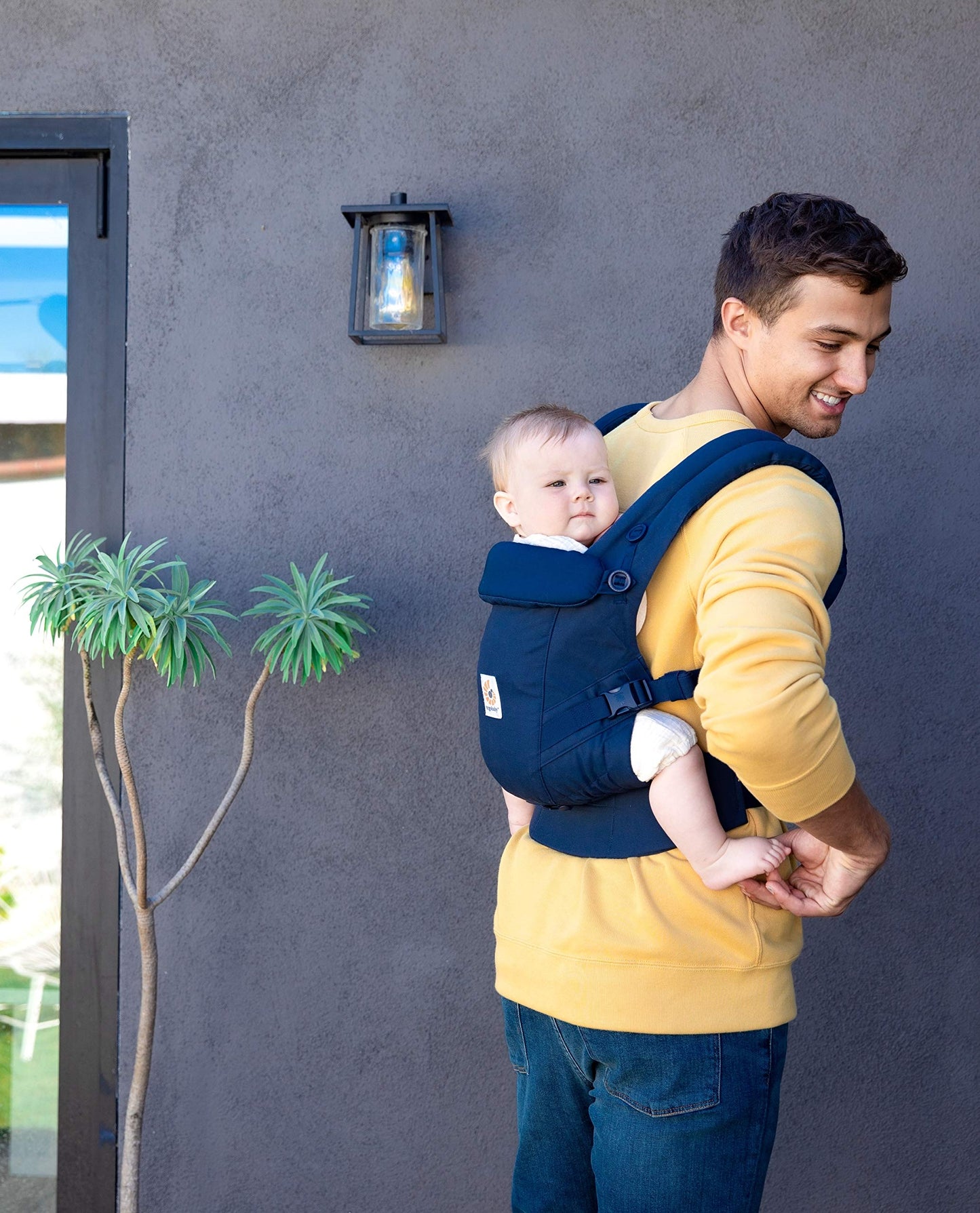 Ergobaby Adapt ergonoomiline kandekott, 0–3 a, kuni 20 kg, 3 kandesuunda, tumesinine
