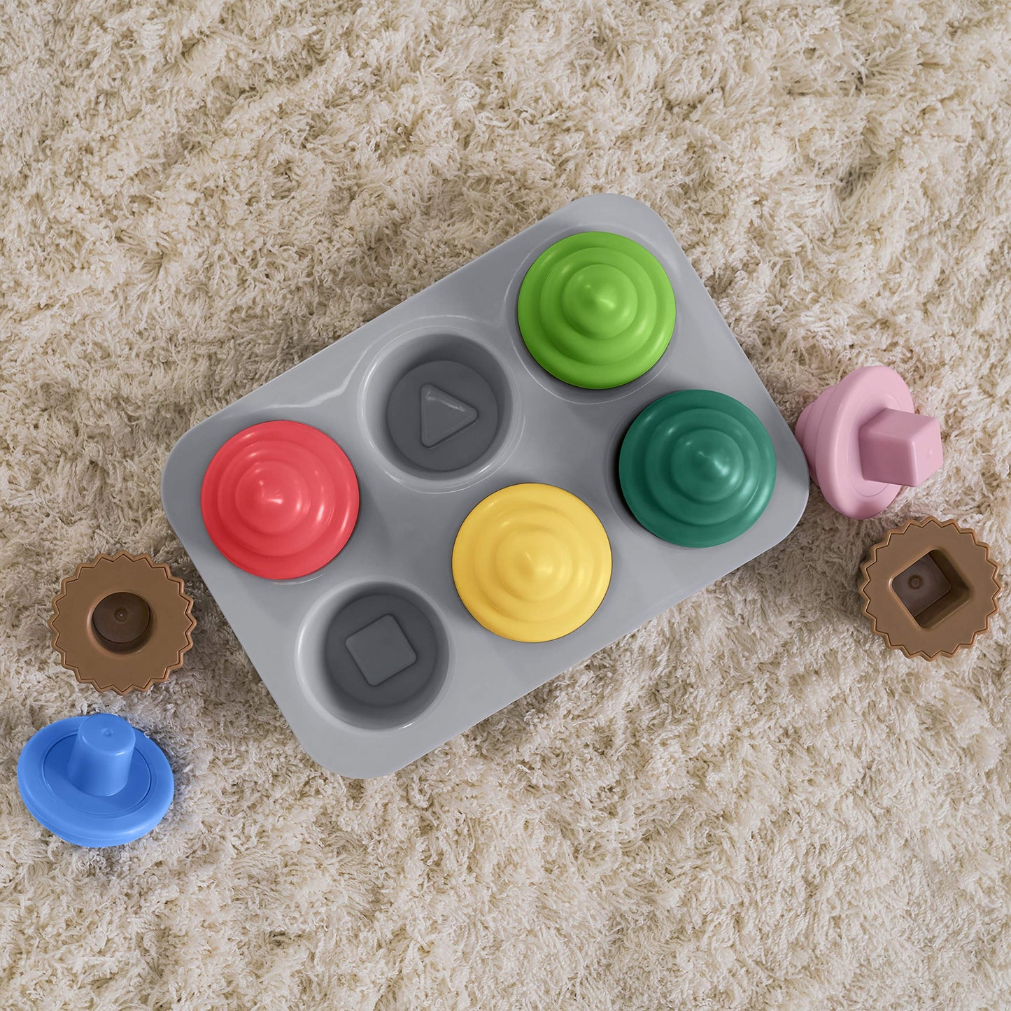 Bright Starts Sort & Sweet kujundite sorteerimismäng – tassikoogid, alates 3. elukuust