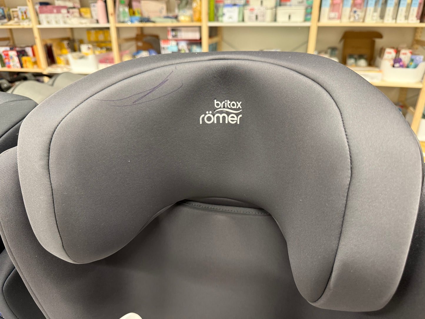 Britax Römer Adventure Plus 2 turvatool, 100–150 cm, Midnight Grey