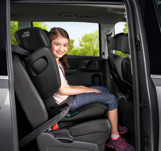 Britax Römer KIDFIX M i-Size turvatool, 100–150 cm, Night Blue