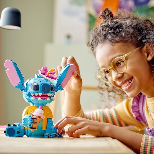 LEGO Disney Stitch 43249 ehitusfiguur jäätise ja lillekaunistusega