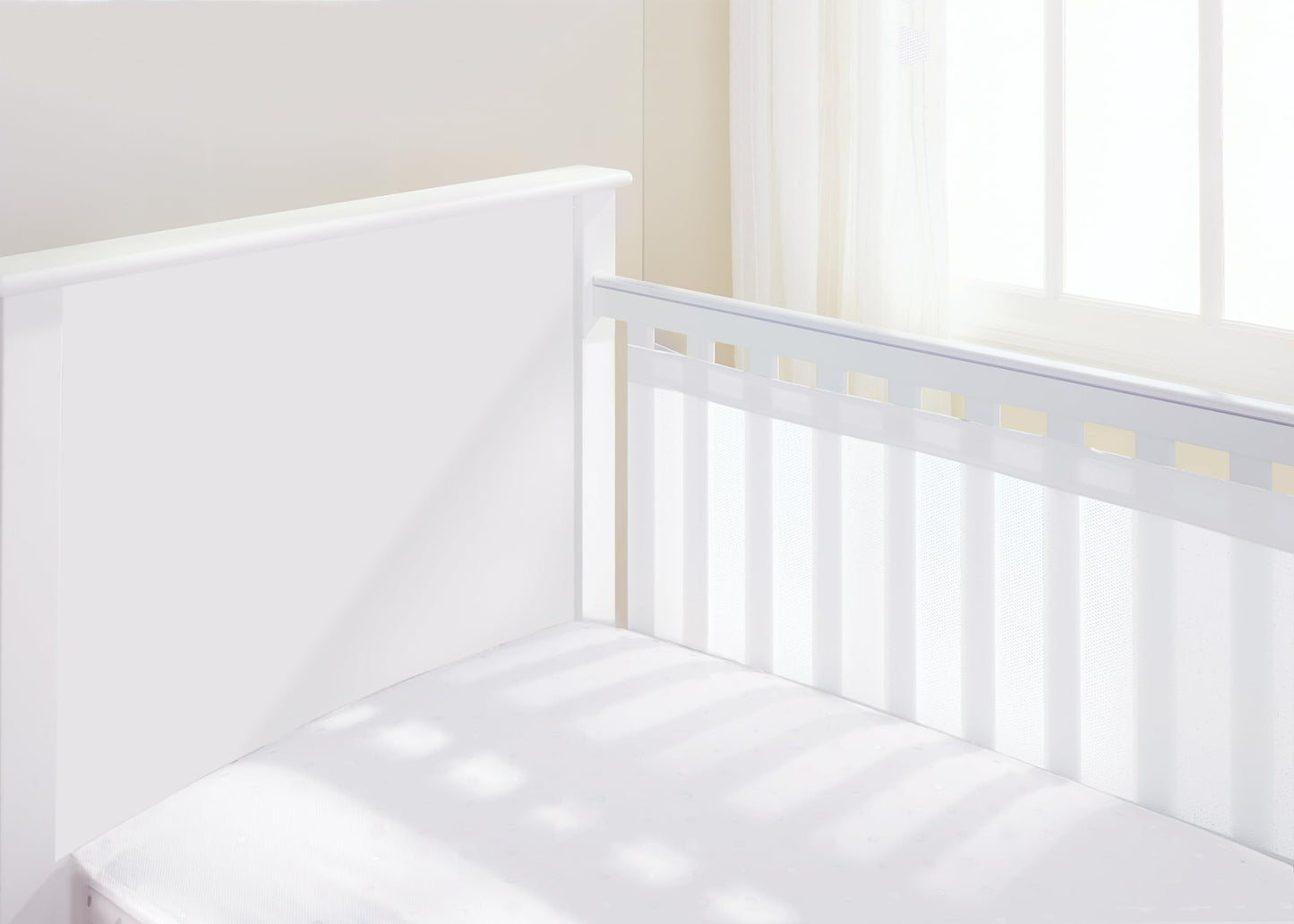 BreathableBaby AirflowBaby Essential võrevoodi võrgust voodipiire 120 x 60 cm või 140 x 70 cm, valge