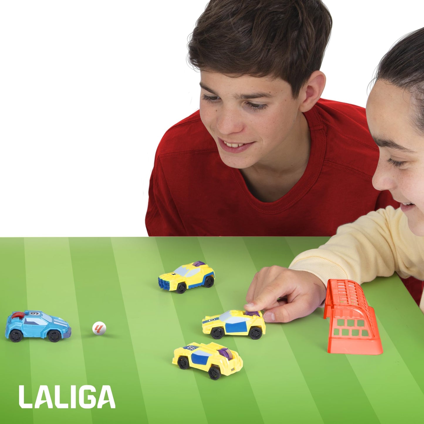 Turbo Champs LaLiga „Punane vs Sinine” võidusõidu- ja jalgpallikomplekt lastele