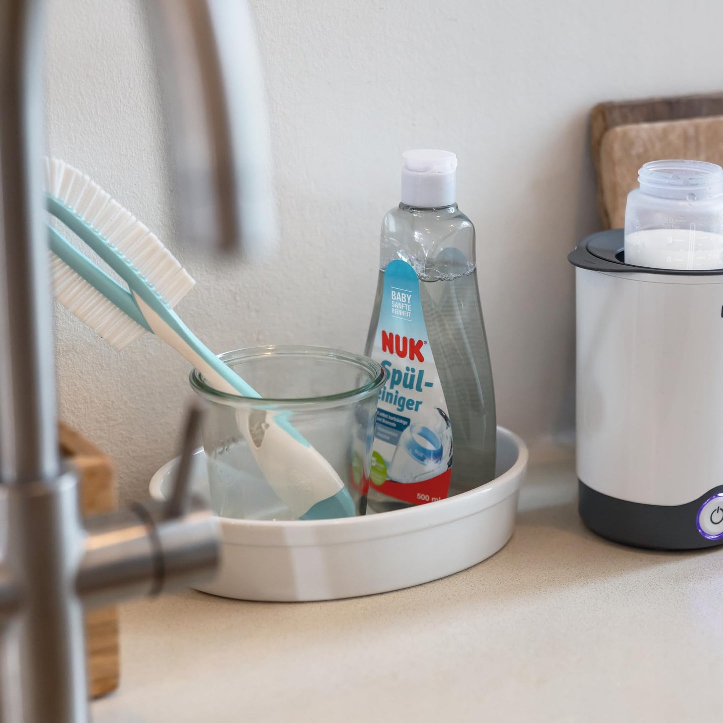 NUK Twist pudelihari käsnaga ja integreeritud pudeliluti harjaga, münt, 1 tk