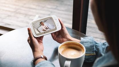 Motorola Nursery VM85 Connect videobeebimonitor 5" ekraaniga, Wi-Fi ja öörežiim