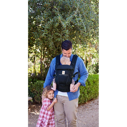 Ergobaby Adapt SoftFlex Mesh beebikandekott, 0–4 a, 3 asendit, tumesinine