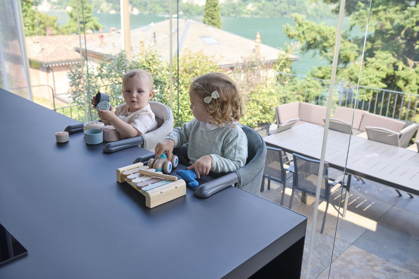 Inglesina Fast kokkupandav ja kaasaskantav söögitool, tumesinine