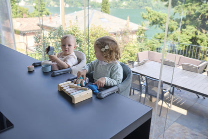 Inglesina Fast kokkupandav ja kaasaskantav söögitool, tumesinine