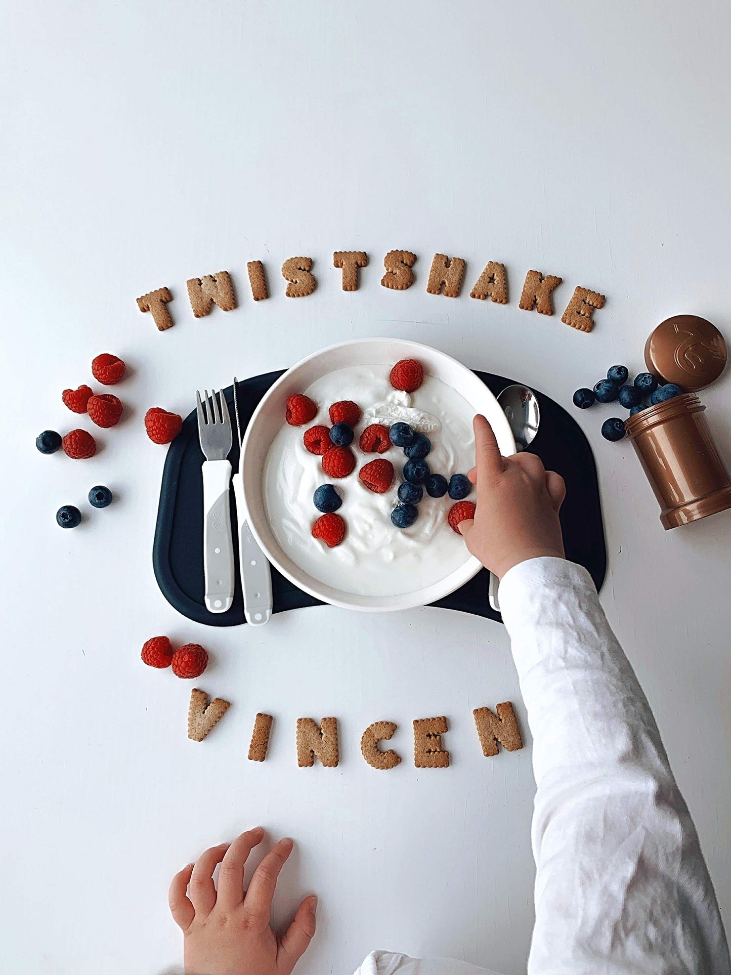 Twistshake roostevabast terasest söögiriistade komplekt lastele, 12+ kuud, pastelroosa