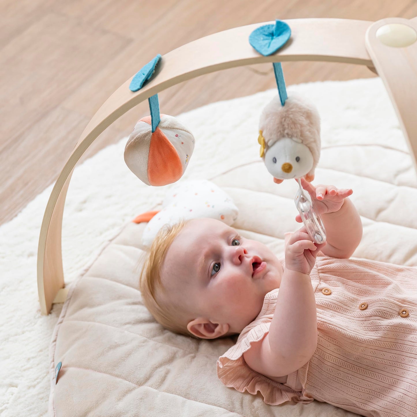 Nattou mängumatt puidust mängukaarega Mila, Zoe & Lana, 80 cm, beež