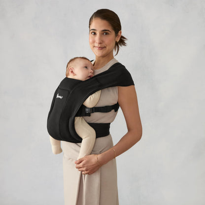Ergobaby Embrace beebikandekott vastsündinule 0–12 kuud, Pure Black