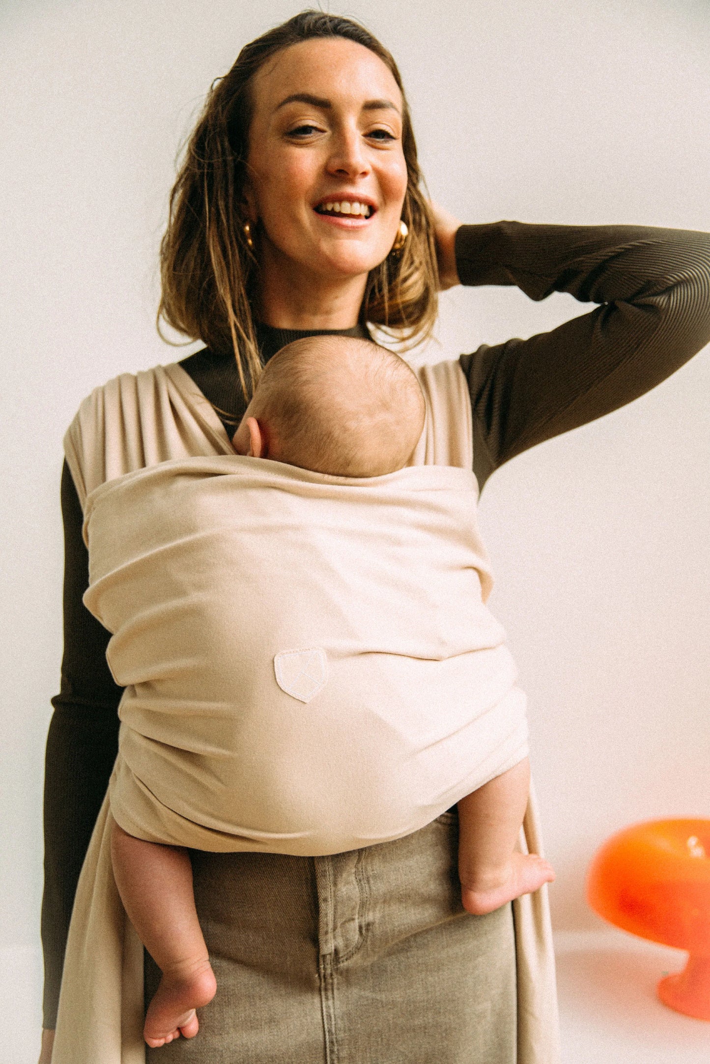 Koala Babycare elastne beebikandmislina vastsündinule, kuni 15 kg, beež
