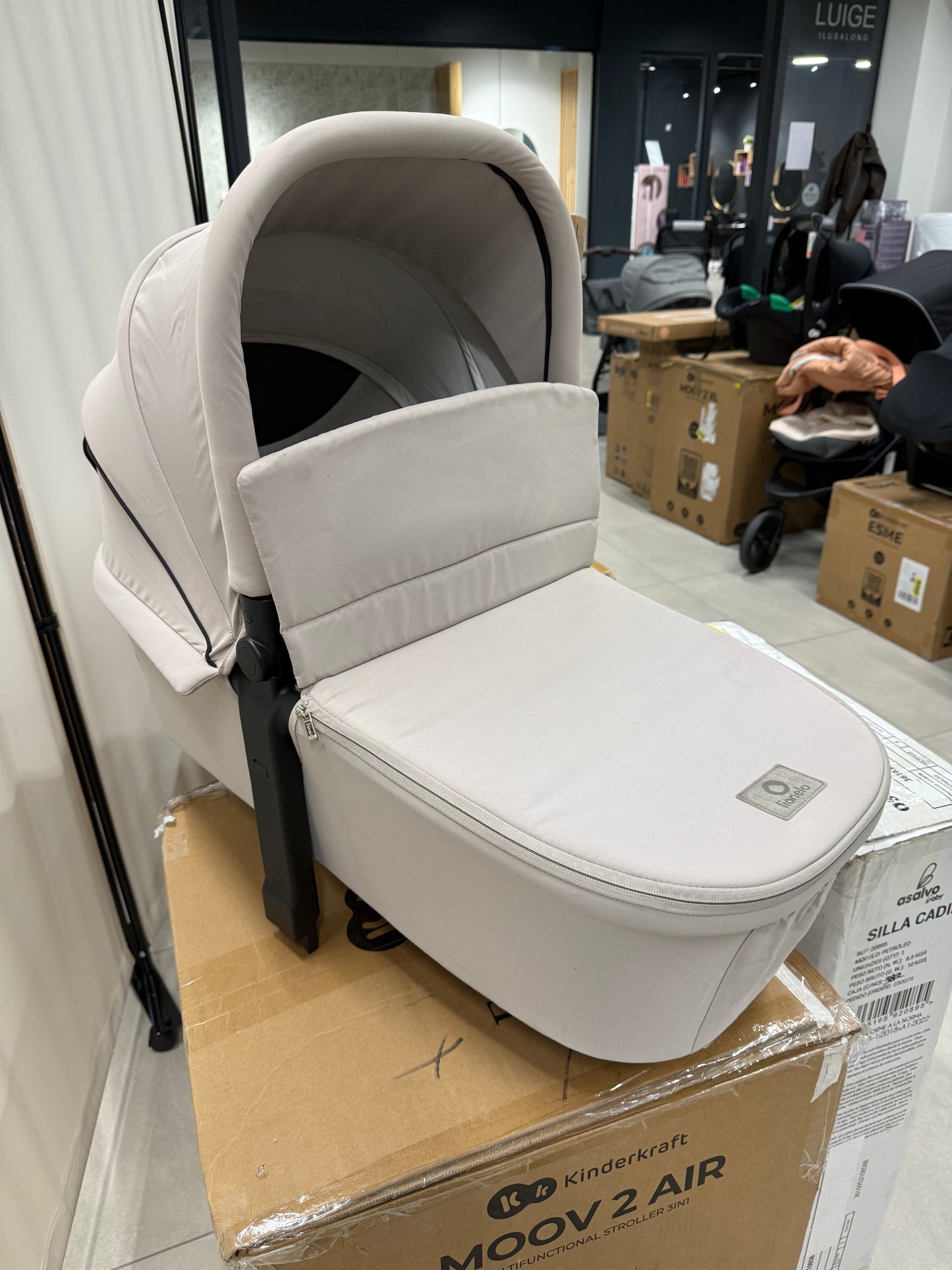 Lionelo Mika Plus 3-in-1 baby stroller (stroller, carrycot, car seat), Beige Sand